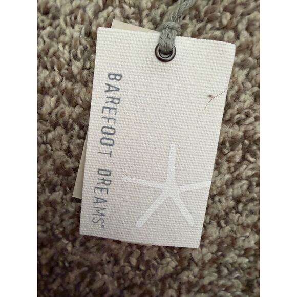 NWT Barefoot Dreams CozyChic Lite Red Beanie Hat OS Soft - Picture 3 of 5